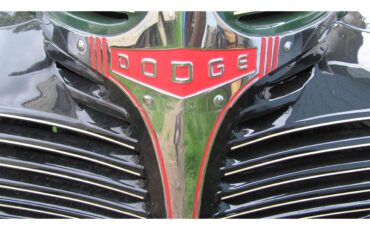 Dodge-Dump-truck-1947-green-and-black-black-and-brown-79