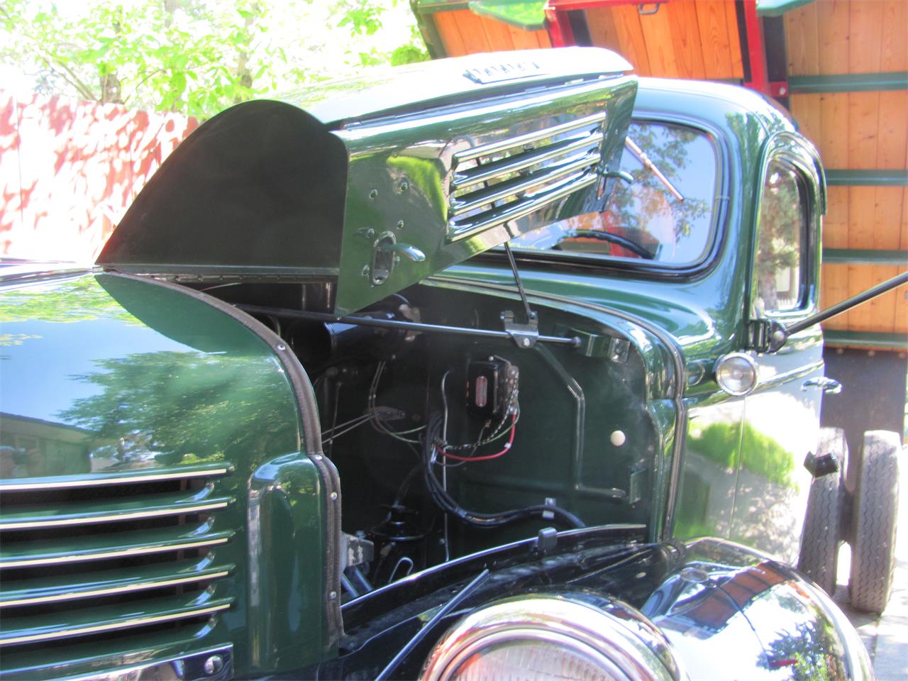 Dodge-Dump-truck-1947-green-and-black-black-and-brown-8