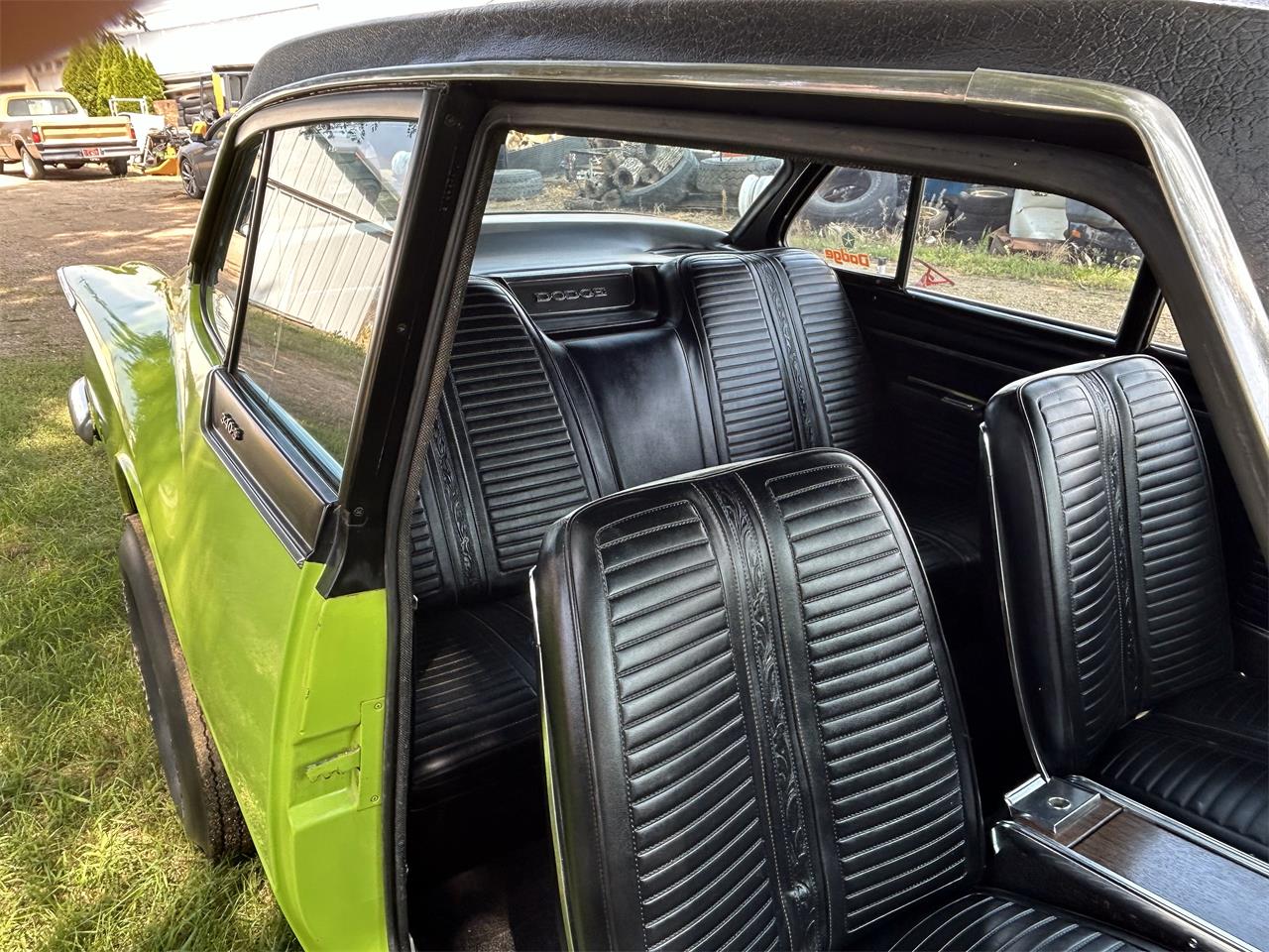 Dodge-Lancer-1961-Lime-Green-Black-6