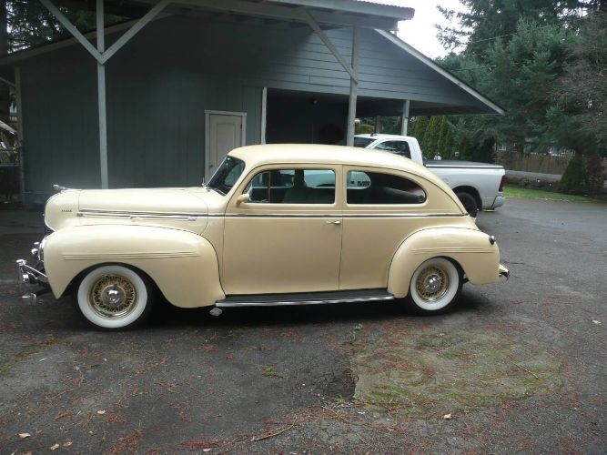 Dodge-Other-1940-Yellow-Beige