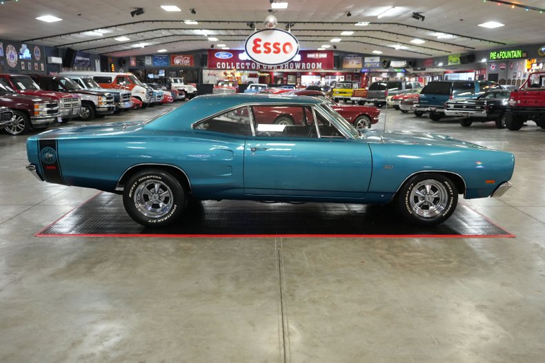 Dodge-Other-1969-Bright-Blue-Metallic-Black-13