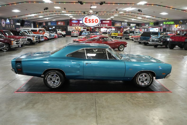 Dodge-Other-1969-Bright-Blue-Metallic-Black-18