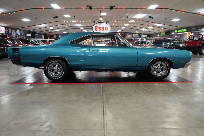 Dodge-Other-1969-Bright-Blue-Metallic-Black-24