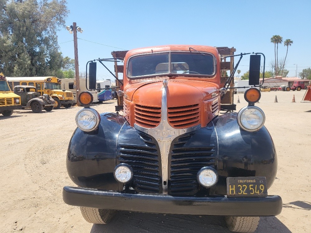 Dodge-Other-Pickups-1946-Commercial-Vehicle-1