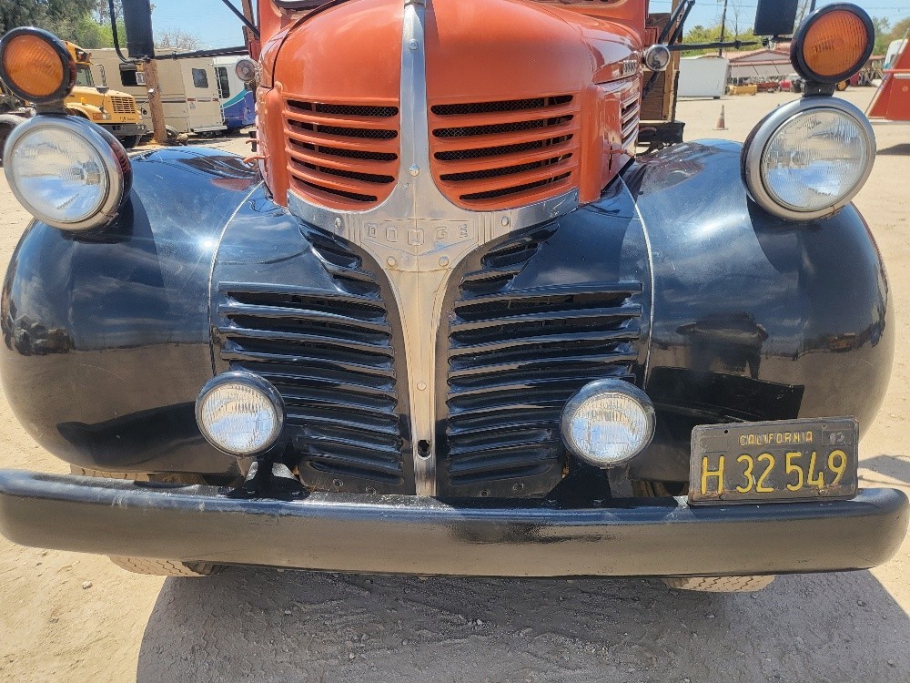 Dodge-Other-Pickups-1946-Commercial-Vehicle-2