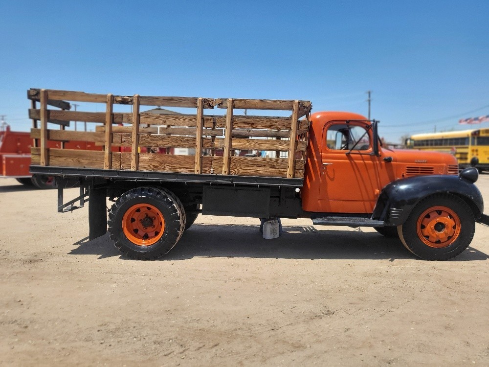 Dodge-Other-Pickups-1946-Commercial-Vehicle-4