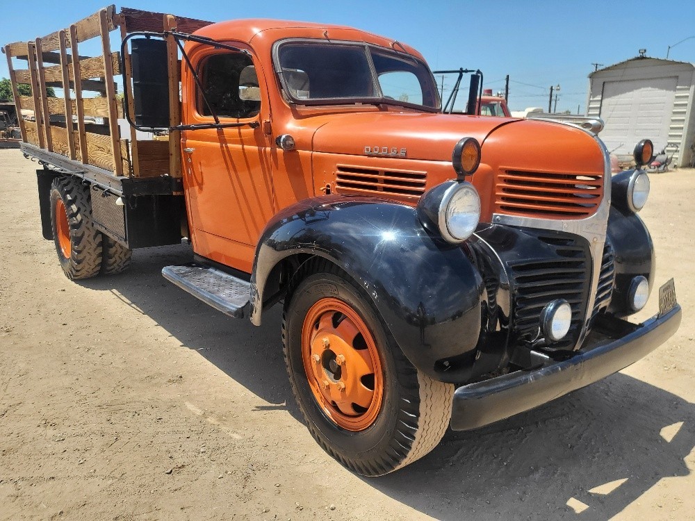 Dodge-Other-Pickups-1946-Commercial-Vehicle