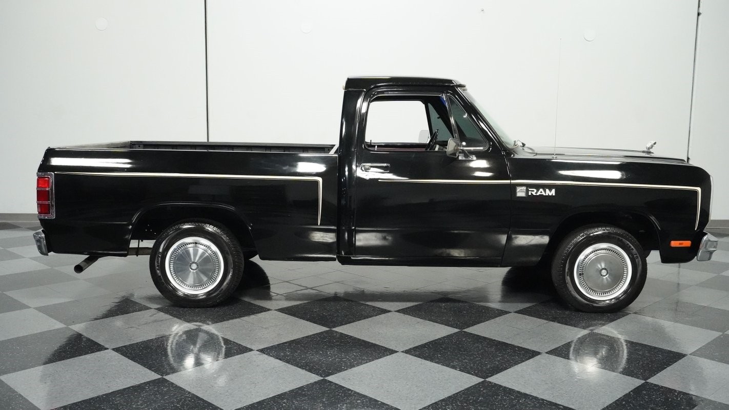 Dodge-Other-Pickups-1983-Pickup-Truck-12