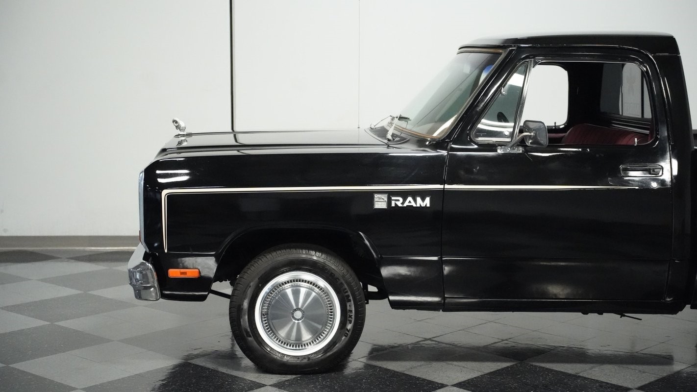 Dodge-Other-Pickups-1983-Pickup-Truck-21