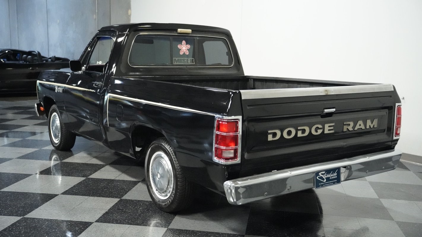 Dodge-Other-Pickups-1983-Pickup-Truck-8