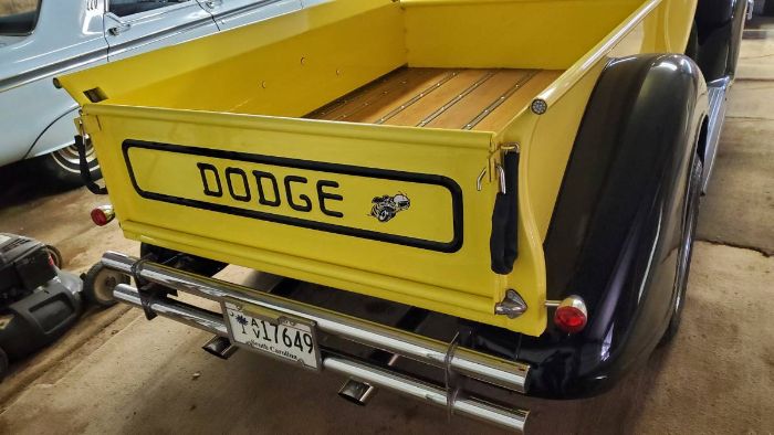 Dodge-Pickup-1938-Yellow-1