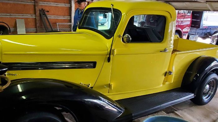 Dodge-Pickup-1938-Yellow-2