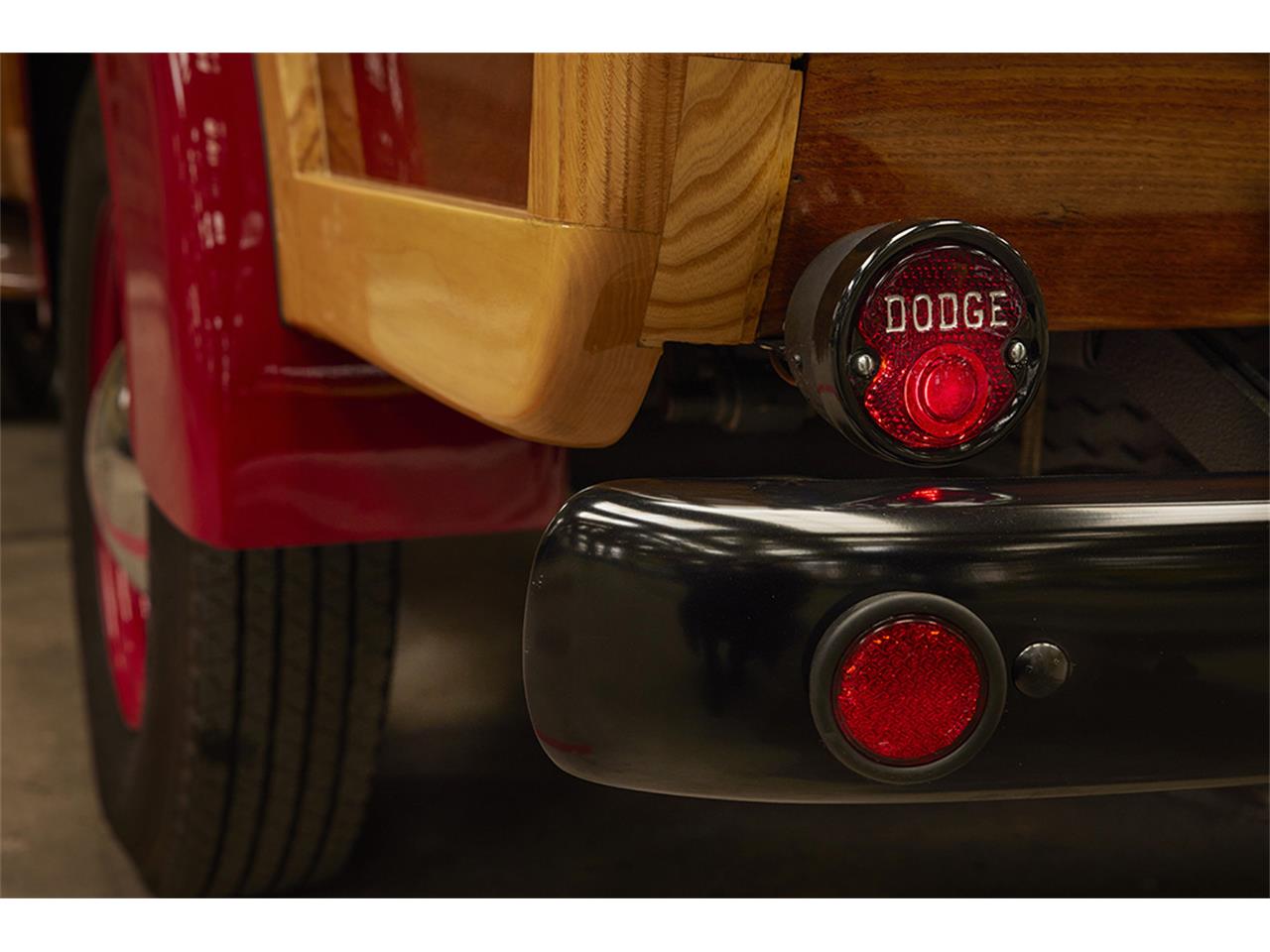 Dodge-Pickup-1949-Red-RedWood-2