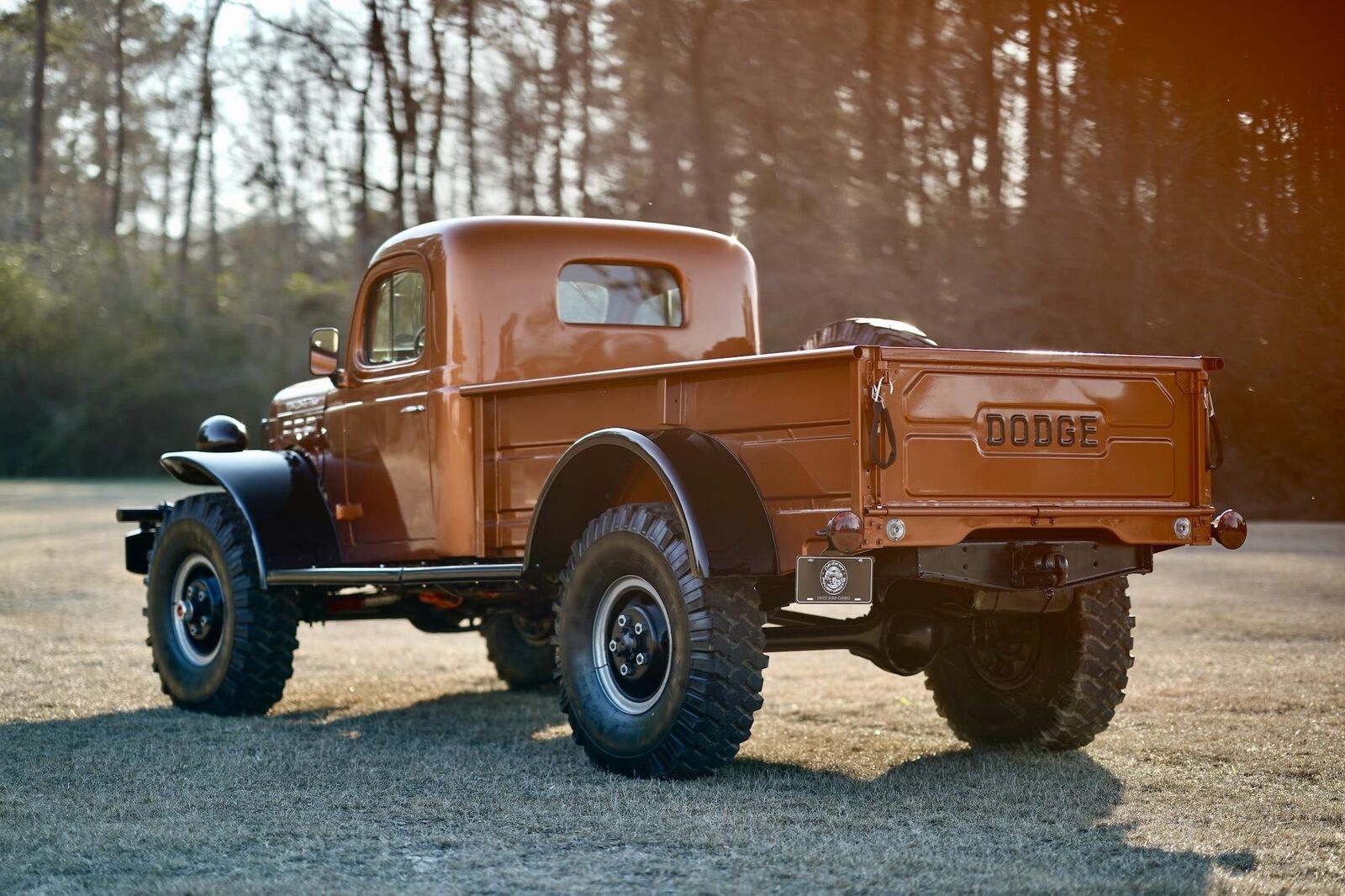 Dodge-Power-Wagon-1968-Pickup-10