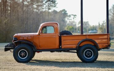 Dodge-Power-Wagon-1968-Pickup-3