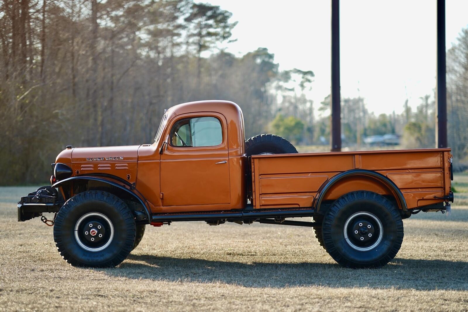 Dodge-Power-Wagon-1968-Pickup-3