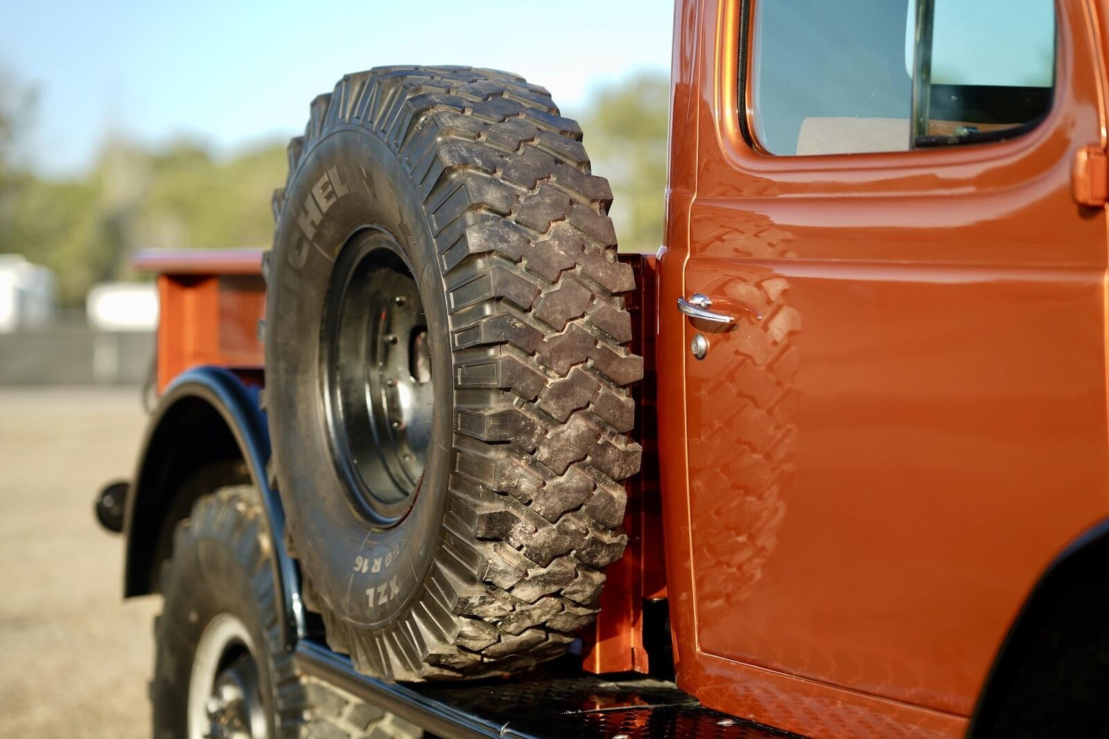 Dodge-Power-Wagon-1968-Pickup-35