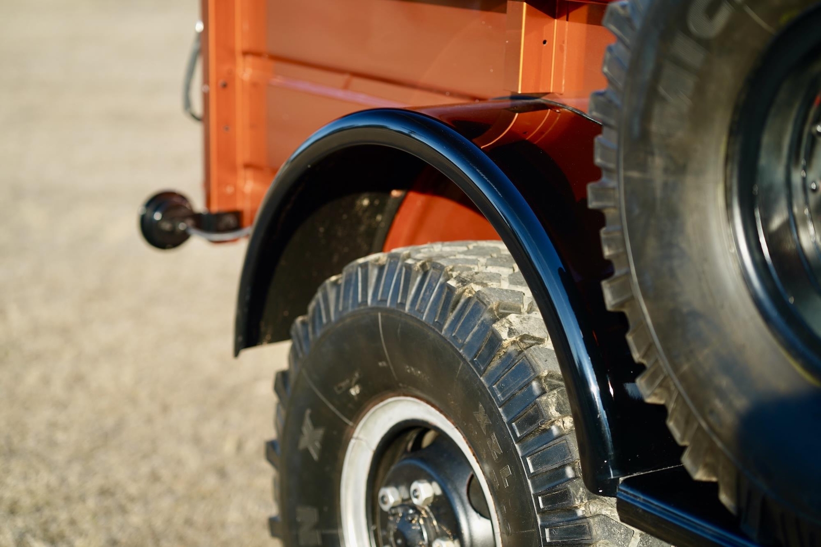 Dodge-Power-Wagon-1968-Pickup-36