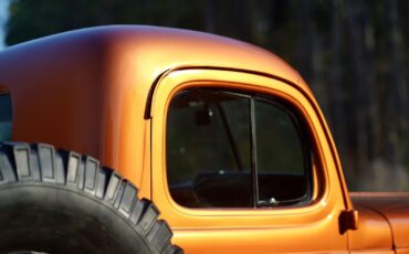 Dodge-Power-Wagon-1968-Pickup-38