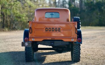 Dodge-Power-Wagon-1968-Pickup-9