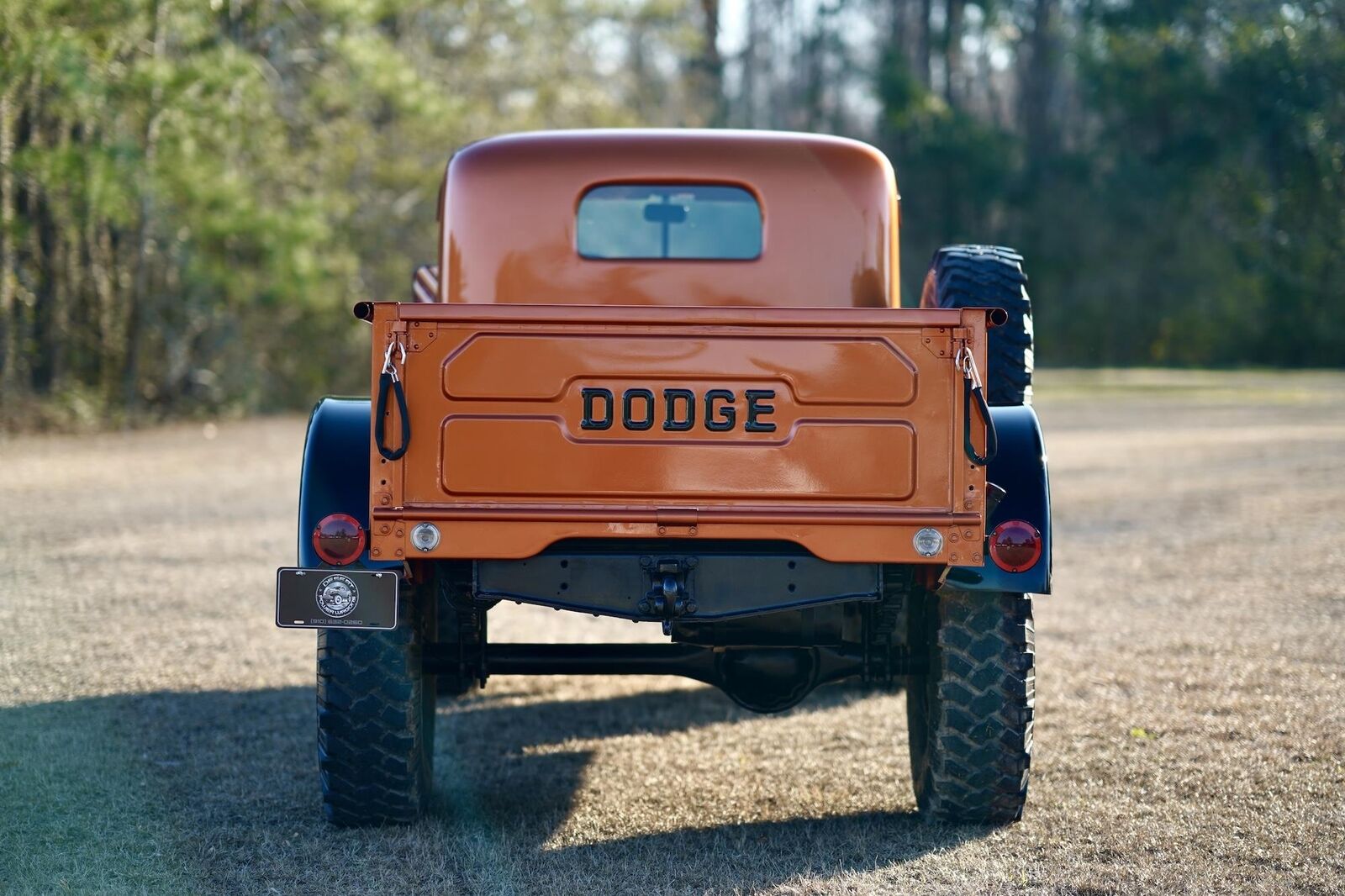 Dodge-Power-Wagon-1968-Pickup-9