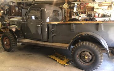 Dodge-Power-wagon-1946-grey-black-3