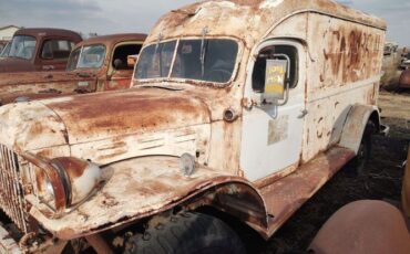 Dodge-Power-wagon-1951