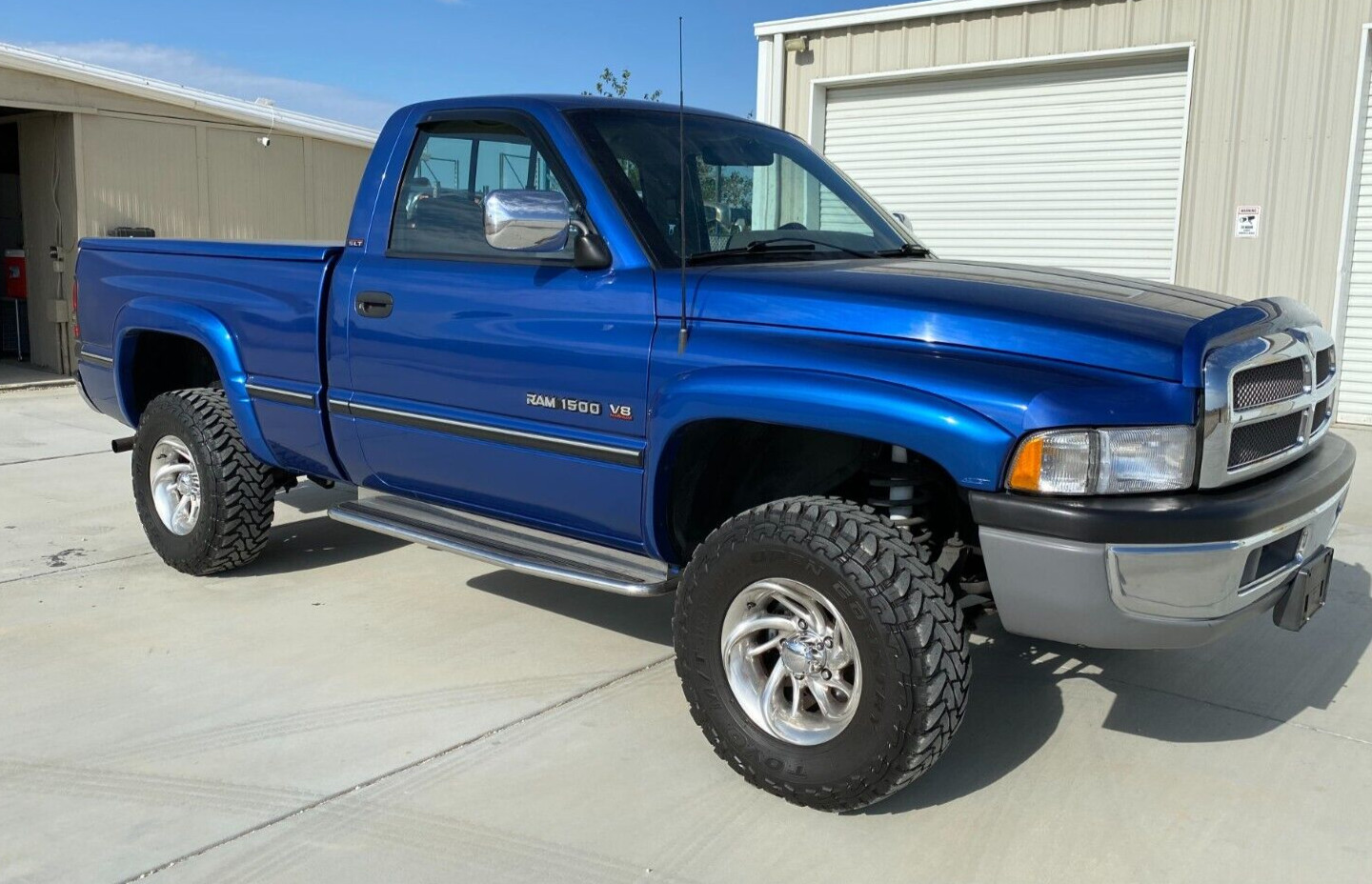 Dodge-Ram-1500-1994-Standard-Cab-Pickup-1