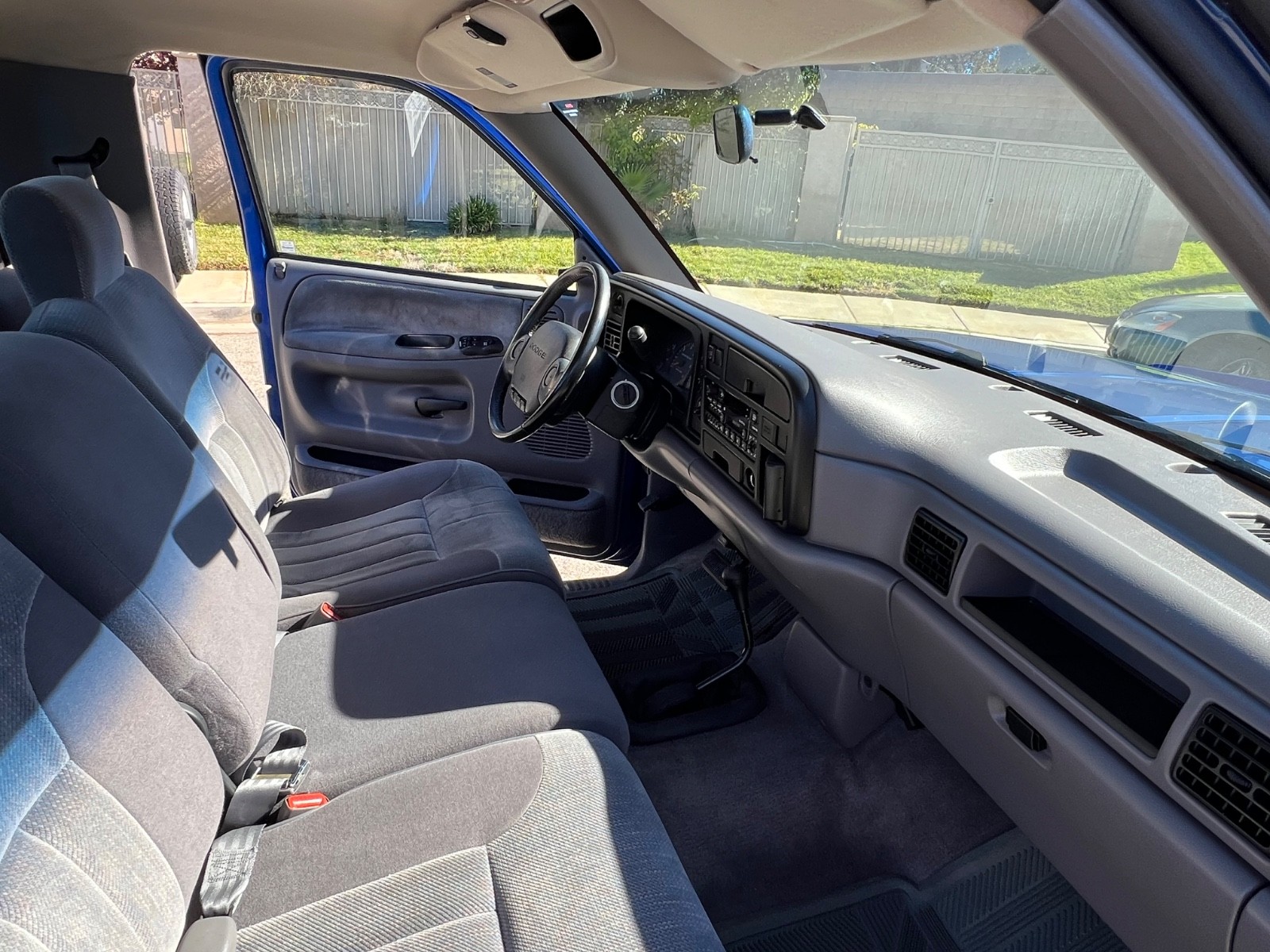 Dodge-Ram-1500-1994-Standard-Cab-Pickup-5