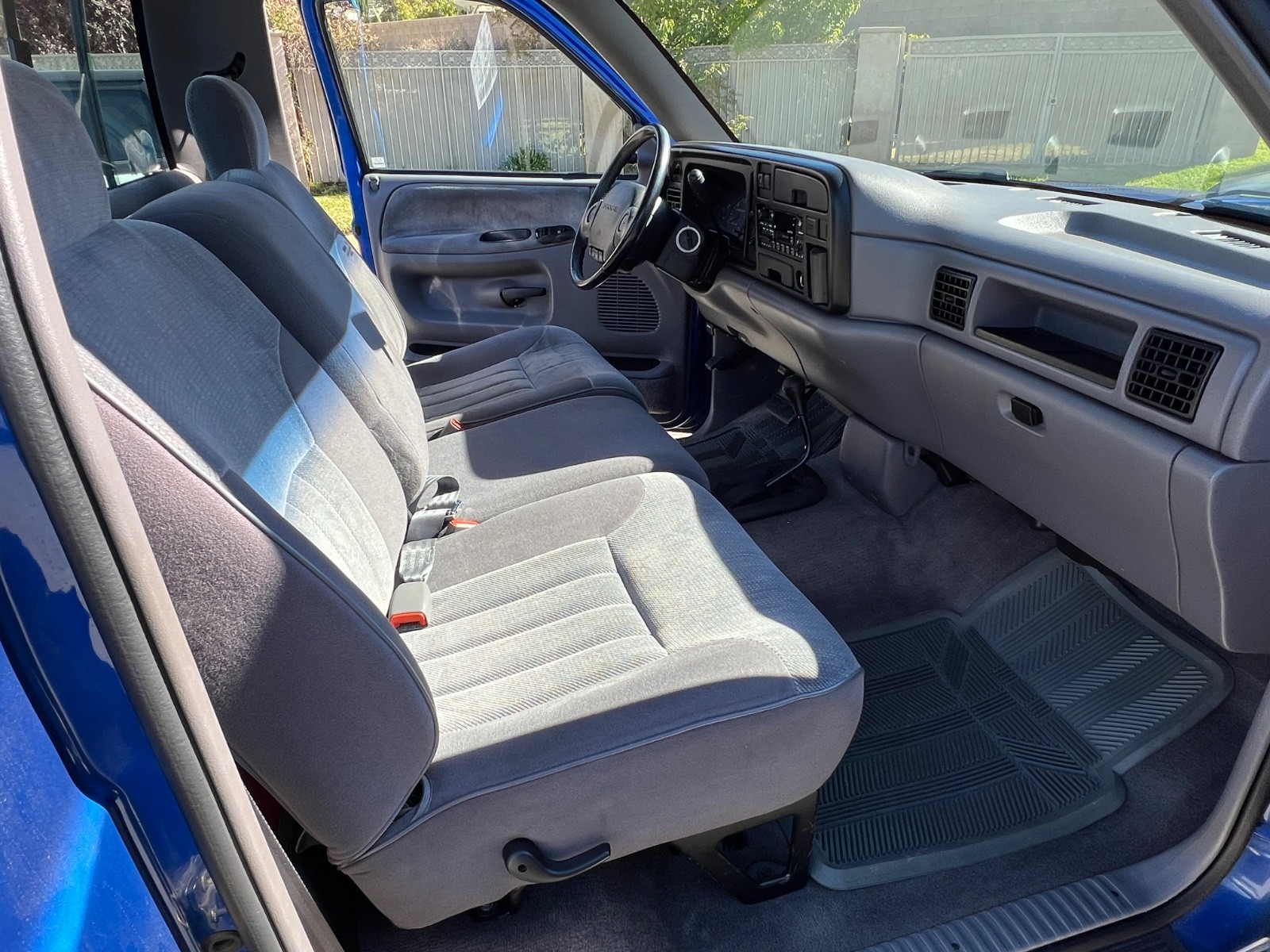 Dodge-Ram-1500-1994-Standard-Cab-Pickup-6
