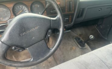 Dodge-Ram-2500-1992-13