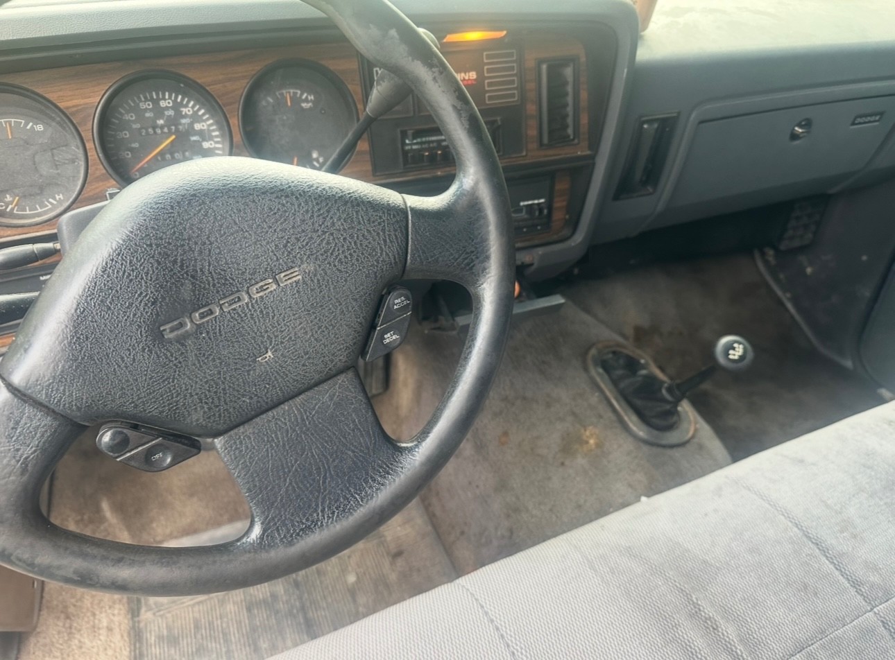 Dodge-Ram-2500-1992-13