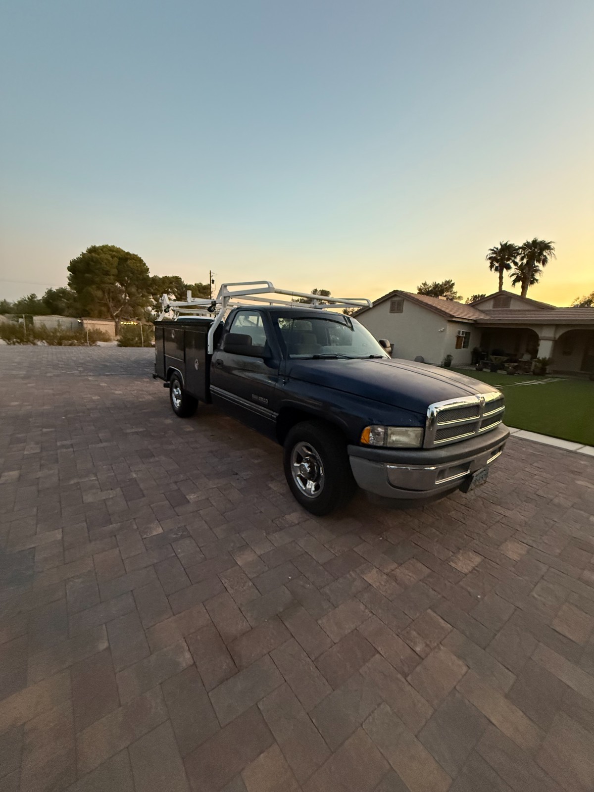 Dodge-Ram-2500-1995-Standard-Cab-Pickup-2