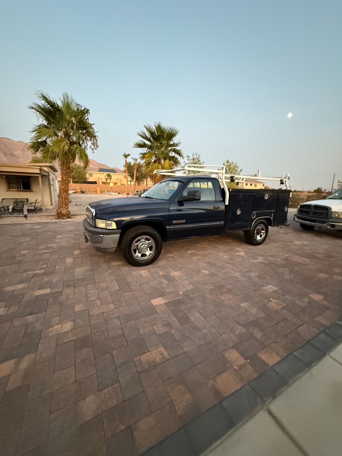 Dodge-Ram-2500-1995-Standard-Cab-Pickup