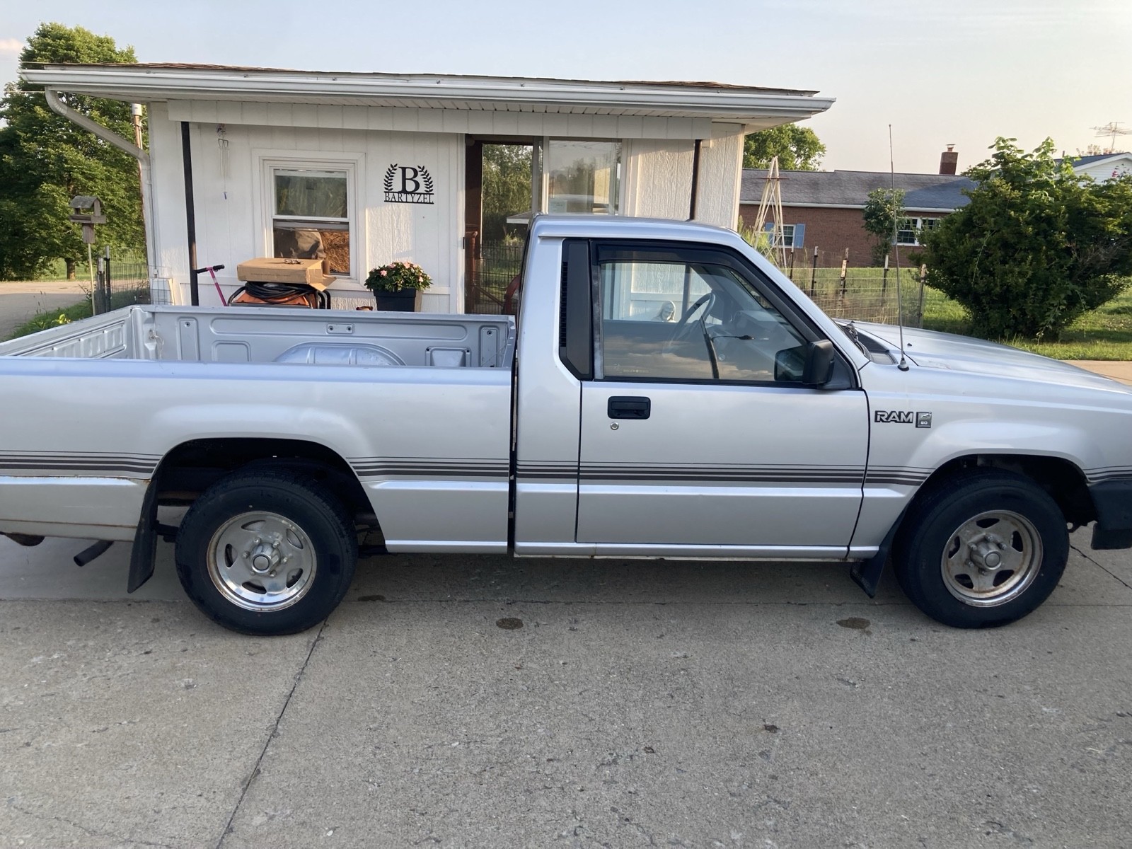 Dodge-Ram-50-1989-1