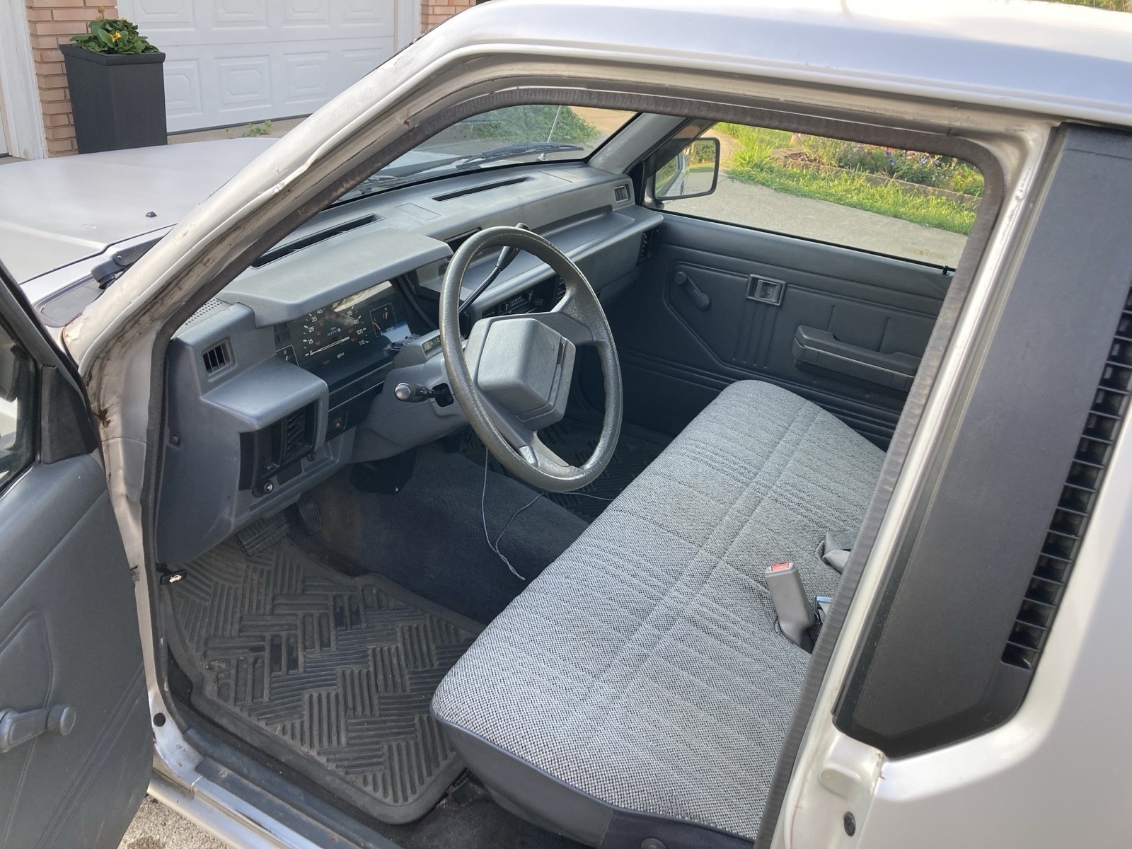 Dodge-Ram-50-1989-11