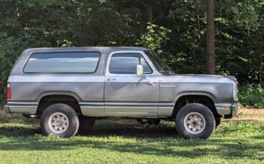 Dodge-Ramcharger-1980-SUV