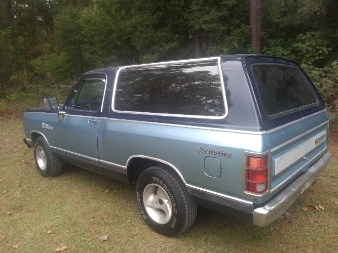 Dodge-Ramcharger-1984-Blue-2