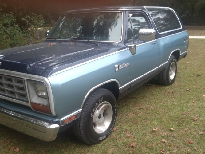 Dodge-Ramcharger-1984-Blue