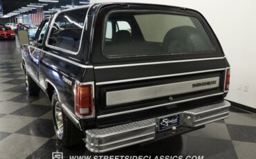 Dodge-Ramcharger-1986-Black-Black-10