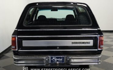 Dodge-Ramcharger-1986-Black-Black-11
