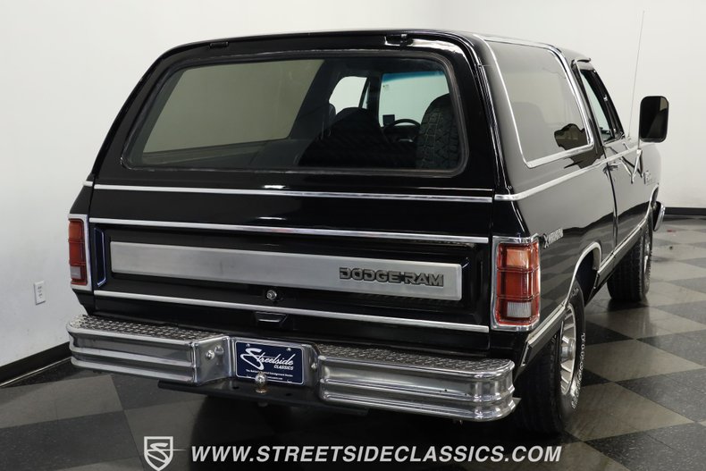 Dodge-Ramcharger-1986-Black-Black-12