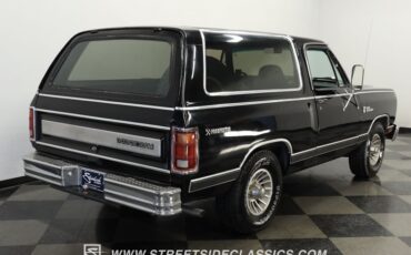 Dodge-Ramcharger-1986-Black-Black-13