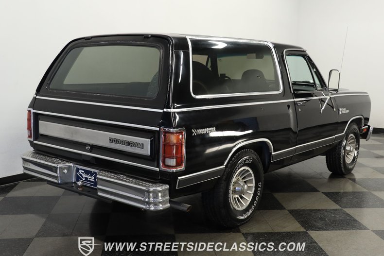 Dodge-Ramcharger-1986-Black-Black-13