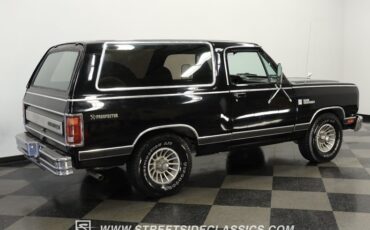 Dodge-Ramcharger-1986-Black-Black-14