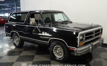 Dodge-Ramcharger-1986-Black-Black-16