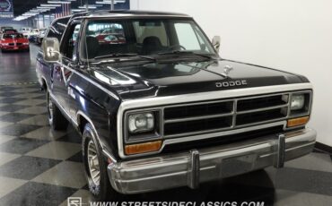 Dodge-Ramcharger-1986-Black-Black-17