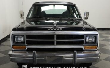 Dodge-Ramcharger-1986-Black-Black-18