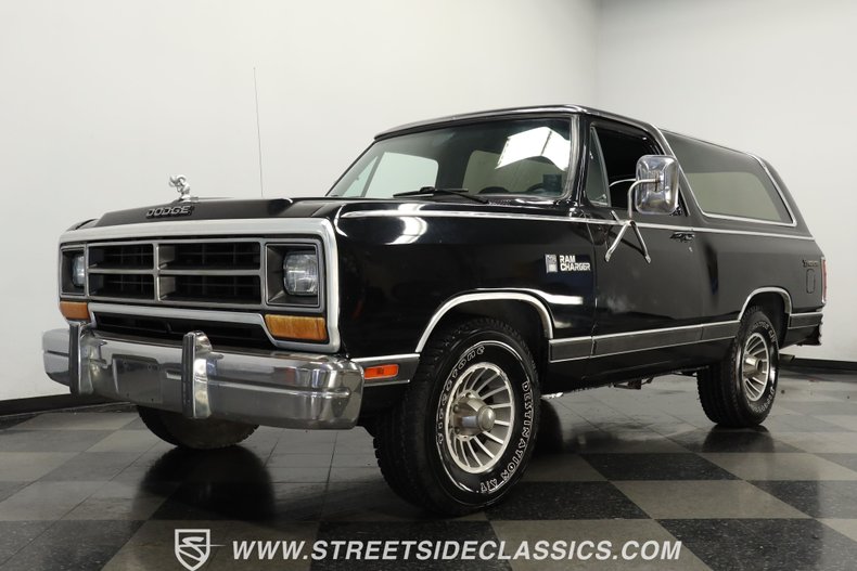 Dodge-Ramcharger-1986-Black-Black-23