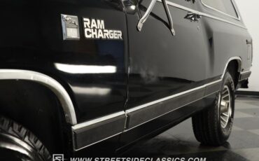 Dodge-Ramcharger-1986-Black-Black-24